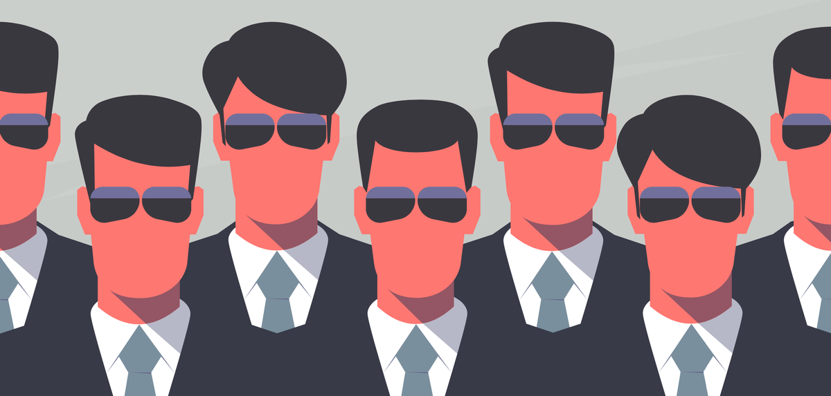 Anomalie: Hellvig și Vlase, cei mai prost plătiți șefi de servicii secrete. Pahonțu, locul 1 în topul salariilor din "Sistem"