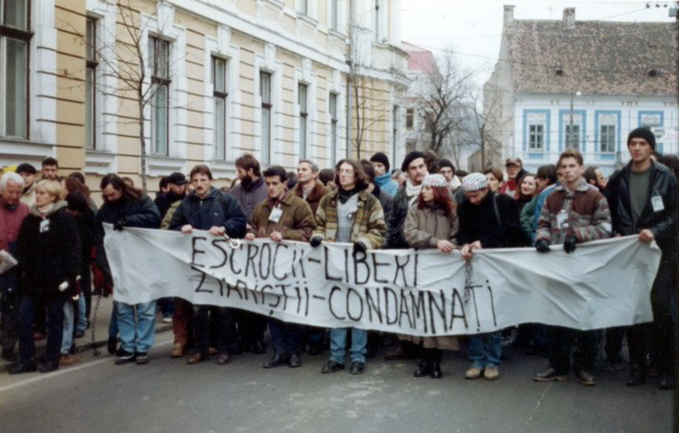 O judecătoare din Cluj se întâlnește periodic cu un milionar local influent cu care face sexy-time, ba chiar primește cadouri importante de la el