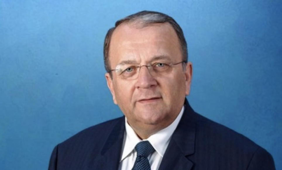 Gheorghe Flutur sparge din bani publici aproape 100 000 de euro pe avocatul Valeriu Stoica pentru procese pe care chiar baronul le-a declanșat