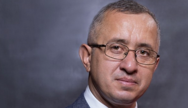 Rectorul Academiei SRI, Adrian Ivan, halește 6000 de euro pe lună din salarii supte de la două țâțe universitare, caz unic în România