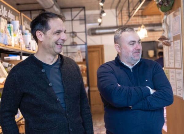 Bolloga, o păstrăvărie din Cluj promovată de Dan Negru și Ovidiu Lipan Țăndărică, folosește fraudulos eticheta de "Ecologic". Tatăl patronului aduce dovezi relevante