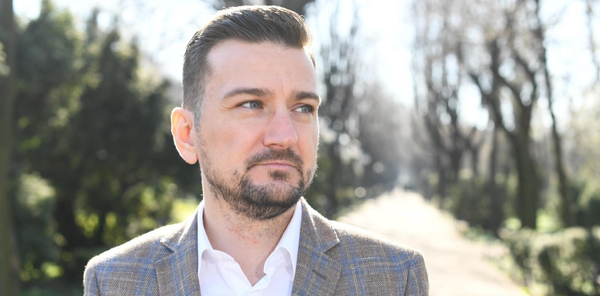 AFIR a spart un milion de euro pe serviciile firmei Public Research, care se ocupa la CAEN cu activitati de spiritism. Magia banilor publici supti de anonimul penelist Dragos Valentin Dinca