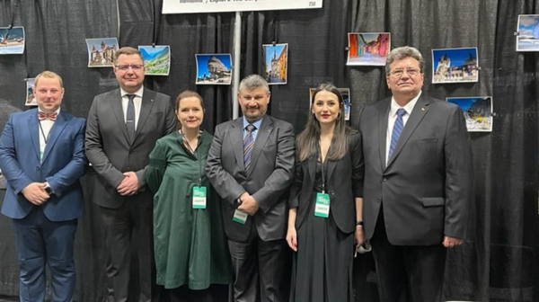 Umbra lu' frunza lu' Udrea la New York