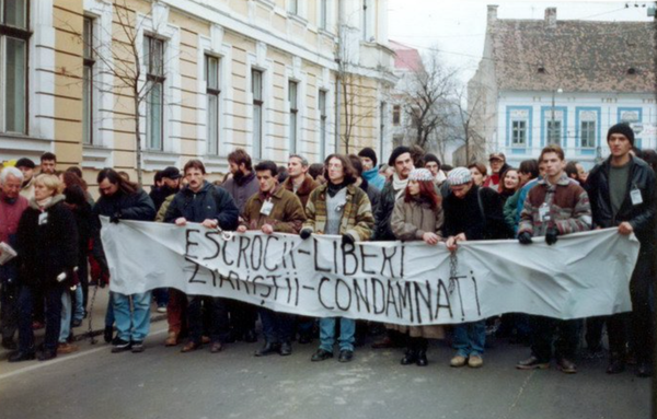 O judecătoare din Cluj se întâlnește periodic cu un milionar local influent cu care face sexy-time, ba chiar primește cadouri importante de la el